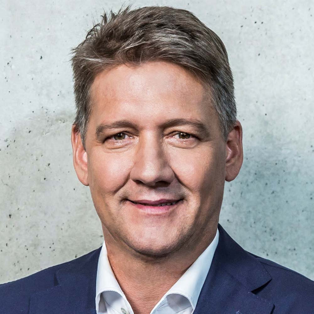 Dr. Gernot Döllner
